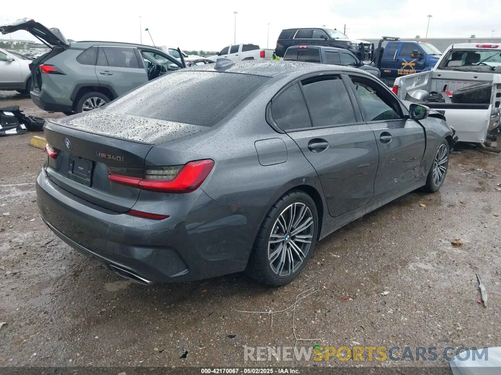 4 Photograph of a damaged car 3MW5U7J06M8C11570 BMW 3 SERIES 2021
