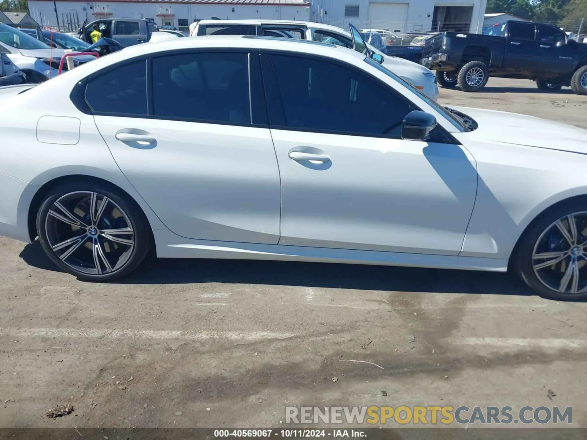 13 Photograph of a damaged car 3MW5U7J07M8C12419 BMW 3 SERIES 2021