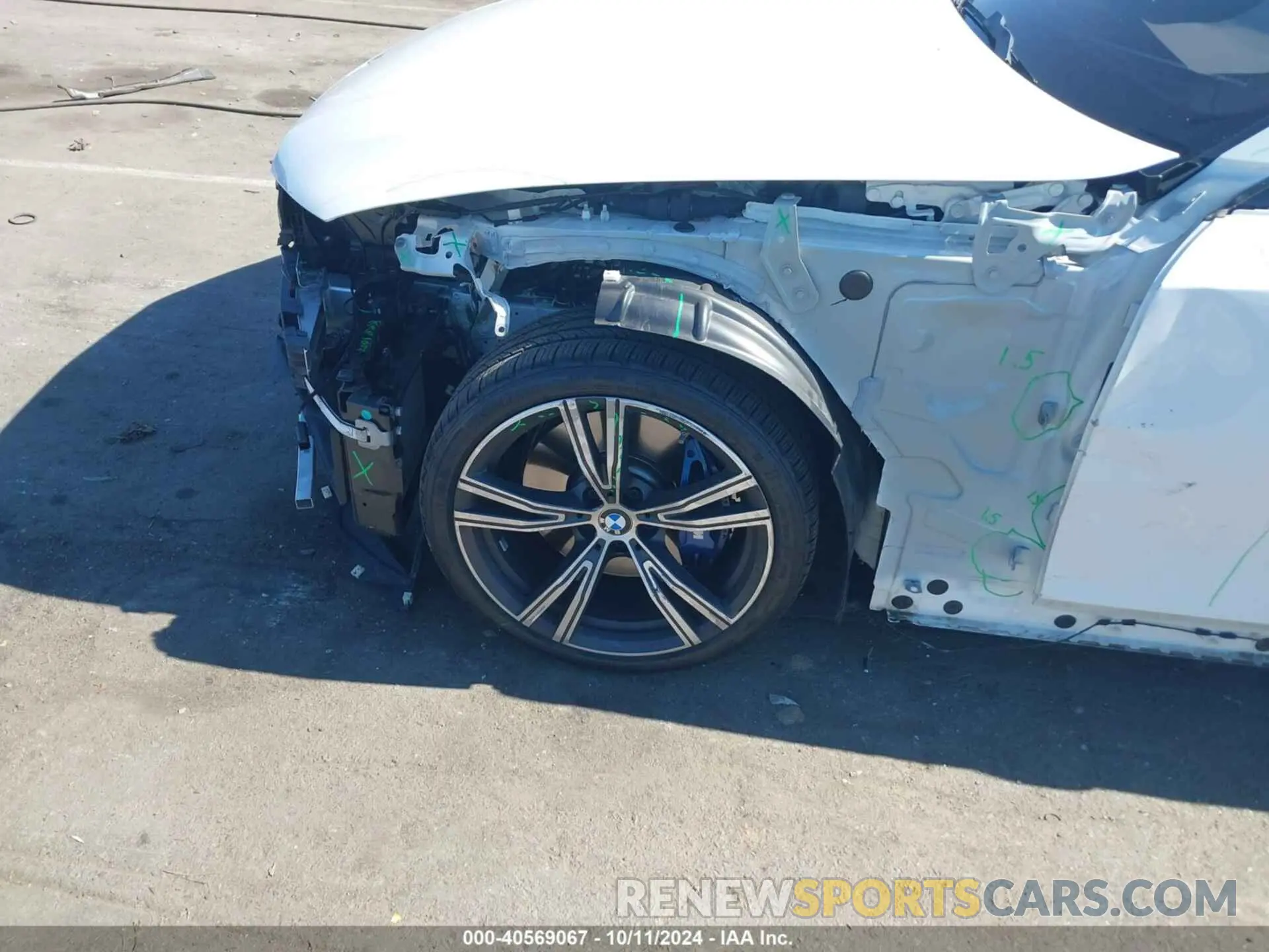 17 Photograph of a damaged car 3MW5U7J07M8C12419 BMW 3 SERIES 2021