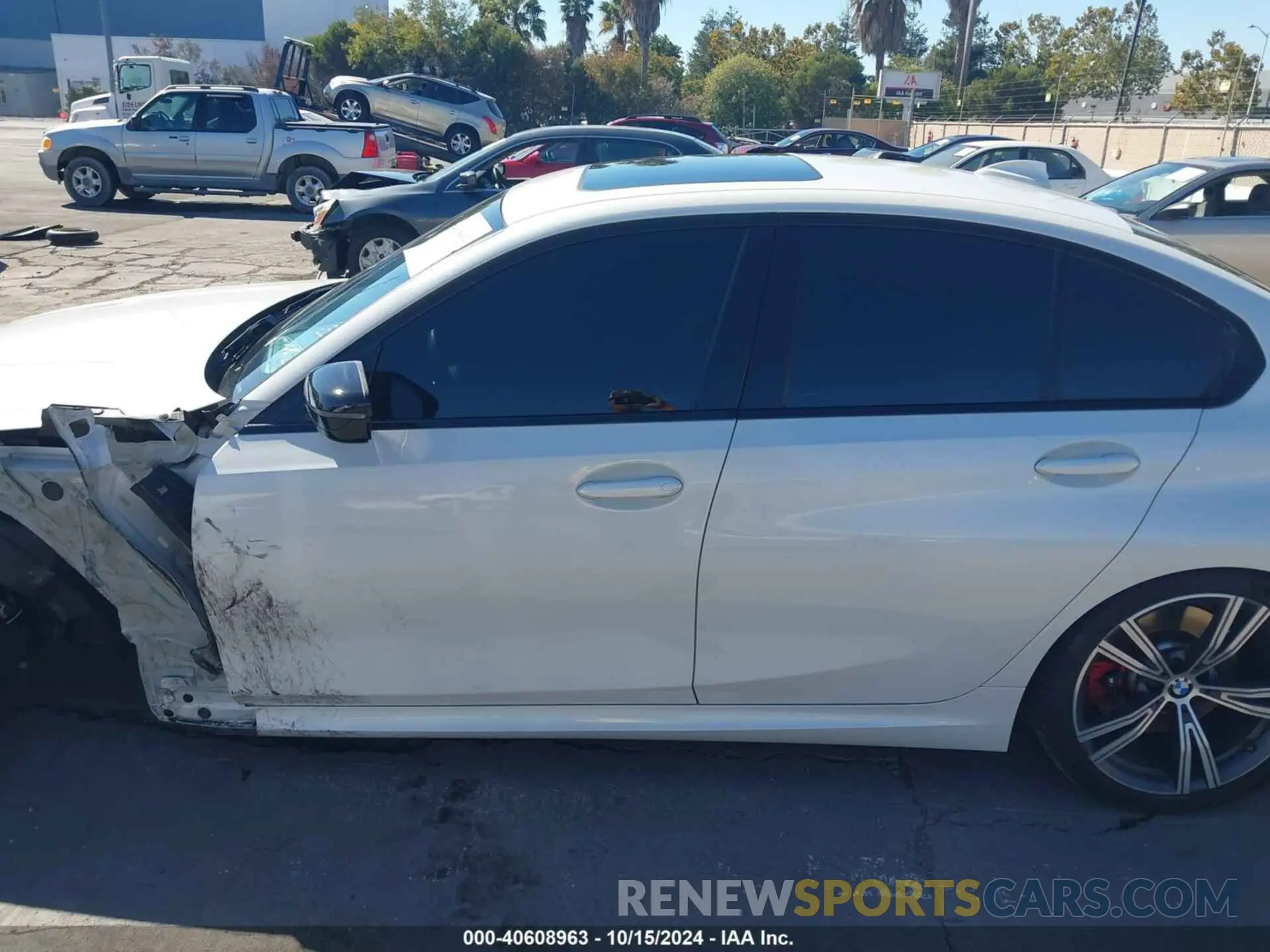 15 Photograph of a damaged car 3MW5U7J09M8B56015 BMW 3 SERIES 2021