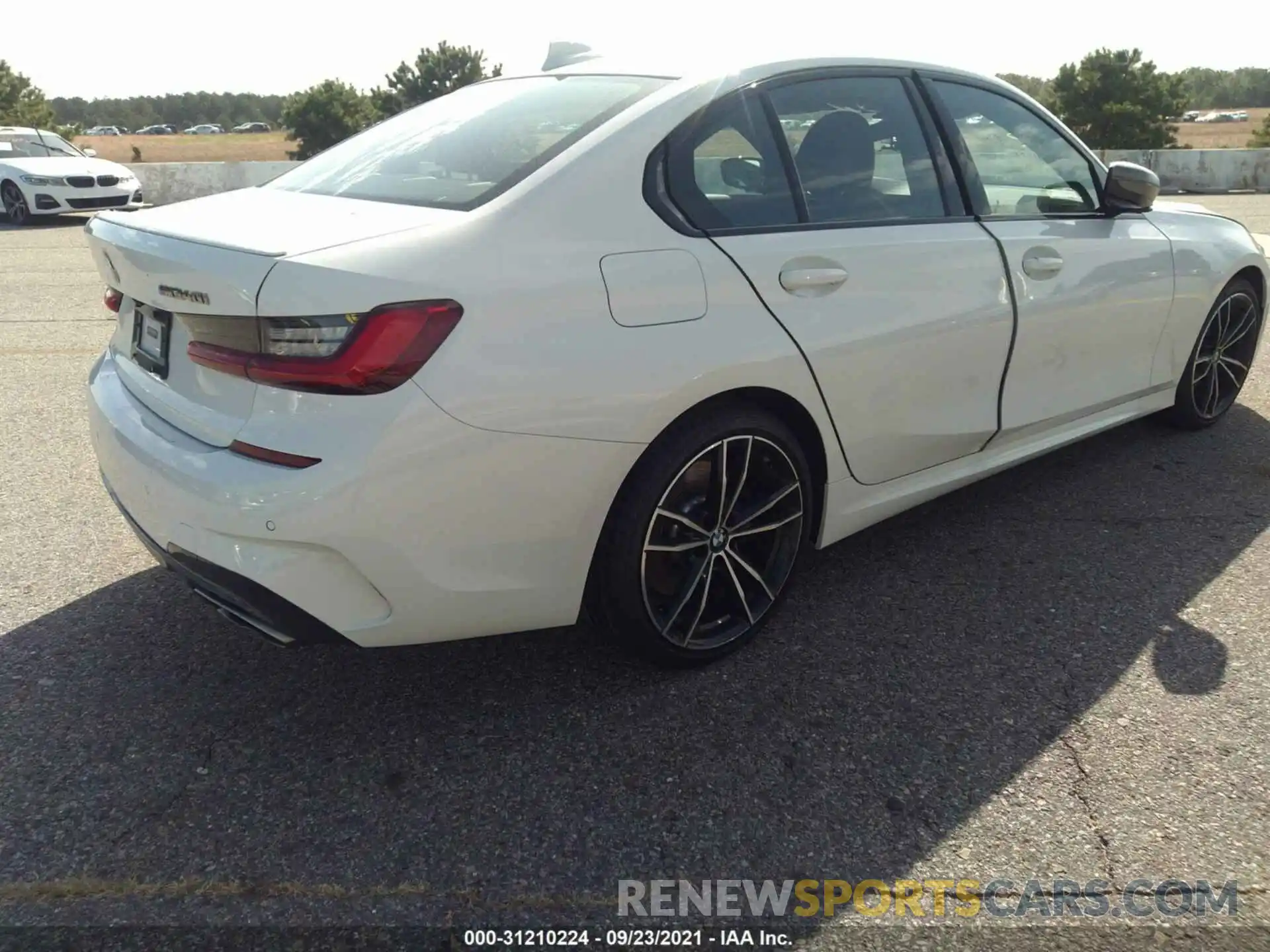 4 Photograph of a damaged car 3MW5U9J01M8B59373 BMW 3 SERIES 2021