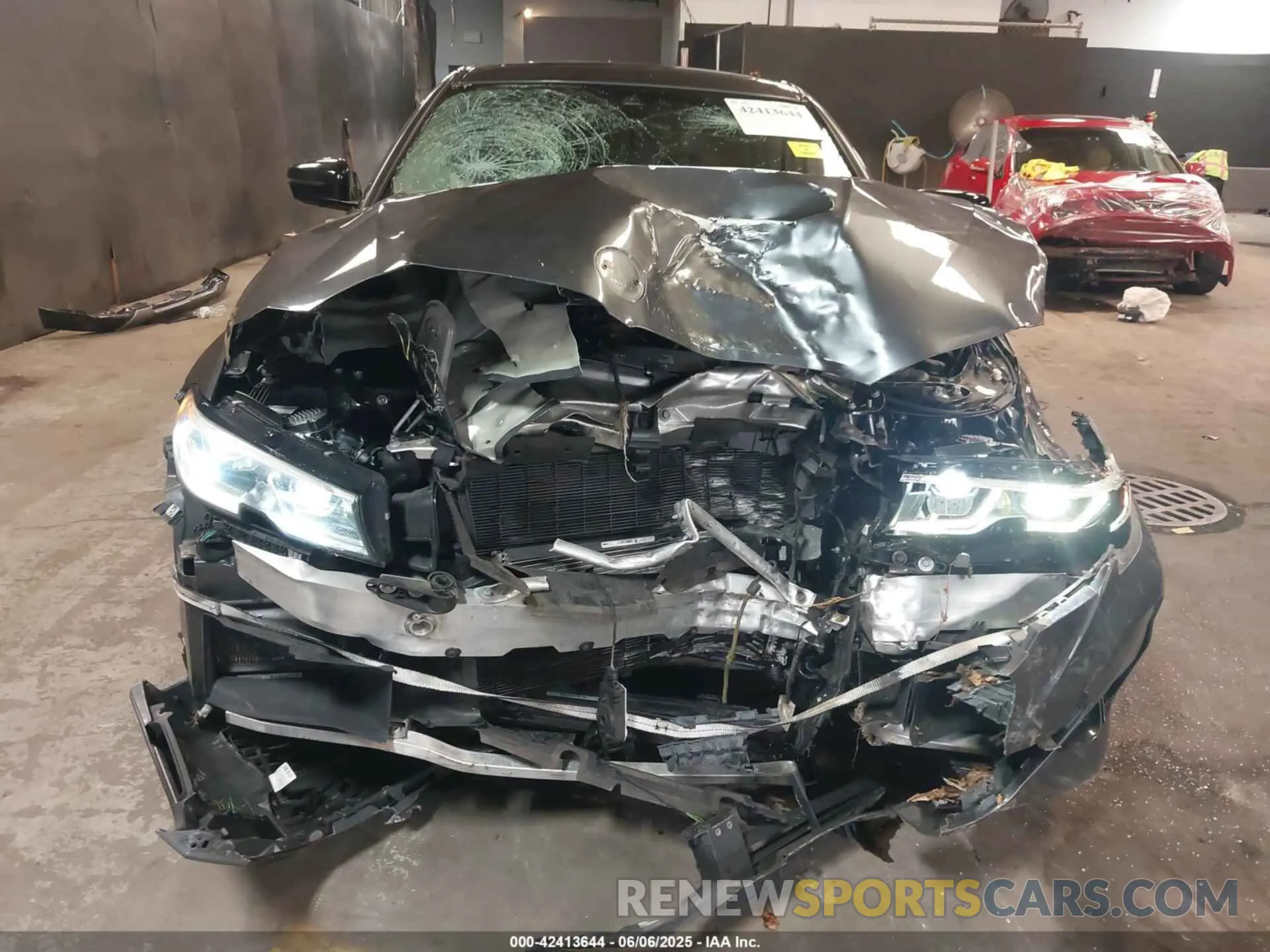 12 Photograph of a damaged car 3MW5U9J01M8B89974 BMW 3 SERIES 2021
