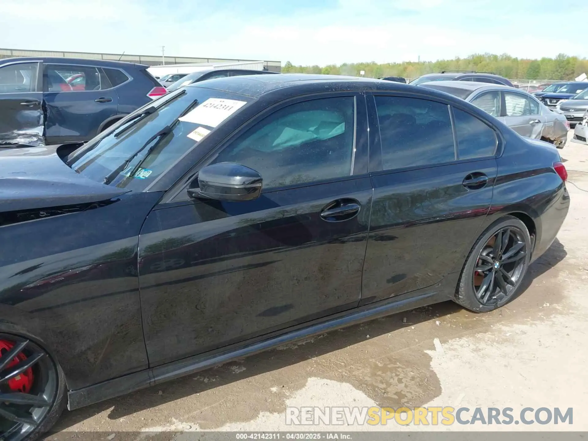 14 Photograph of a damaged car 3MW5U9J06M8C00189 BMW 3 SERIES 2021