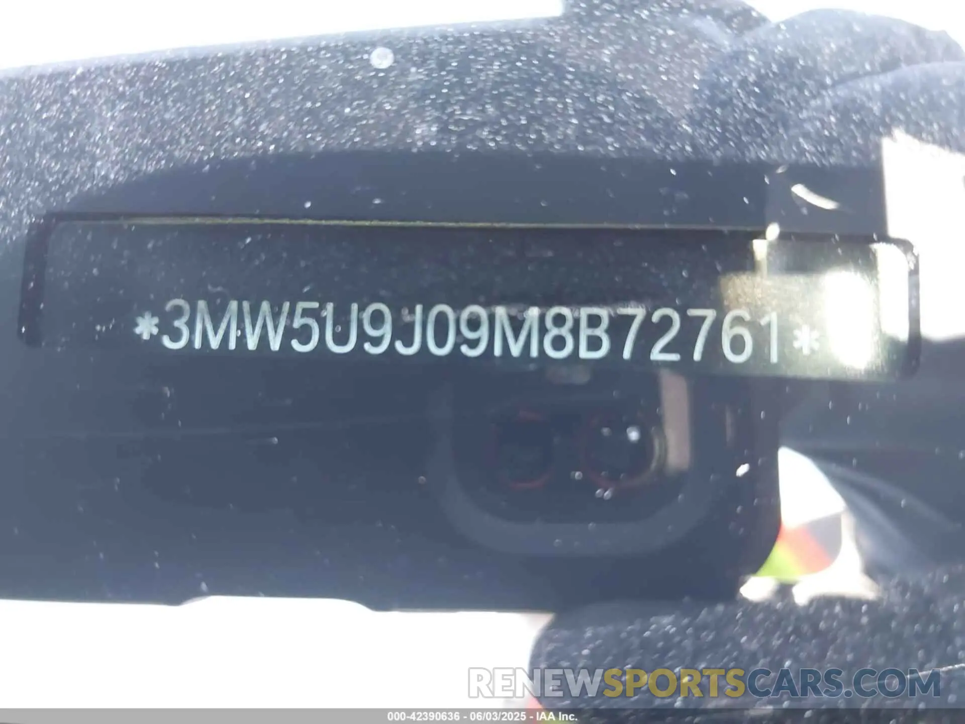 17 Photograph of a damaged car 3MW5U9J09M8B72761 BMW 3 SERIES 2021