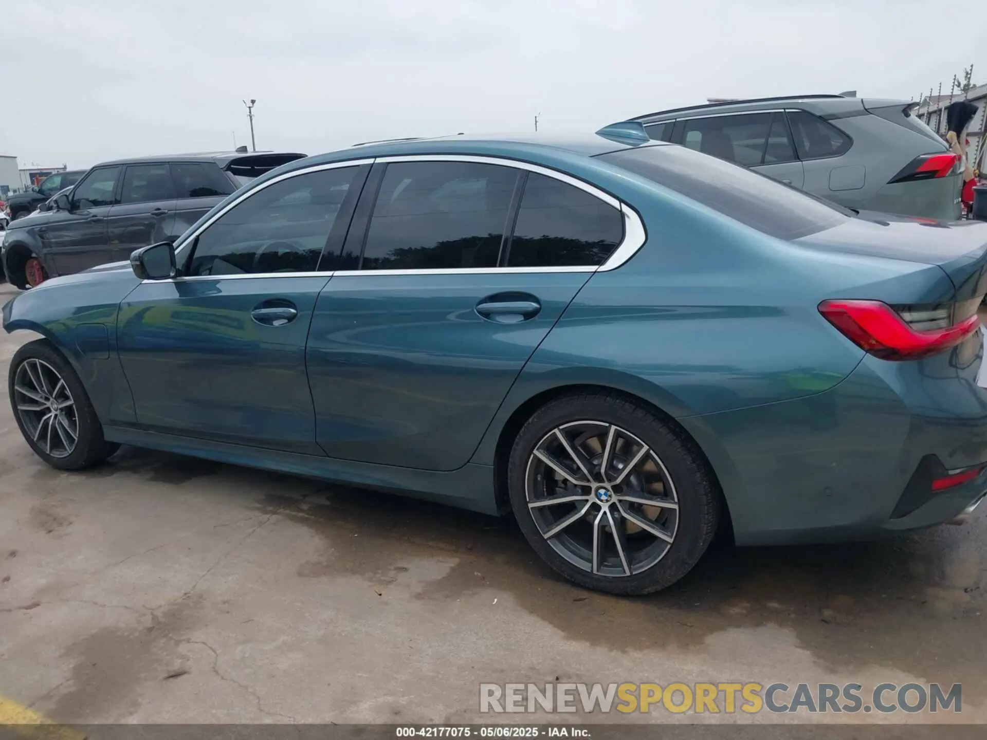 15 Photograph of a damaged car WBA5P7C02MFK71048 BMW 3 SERIES 2021