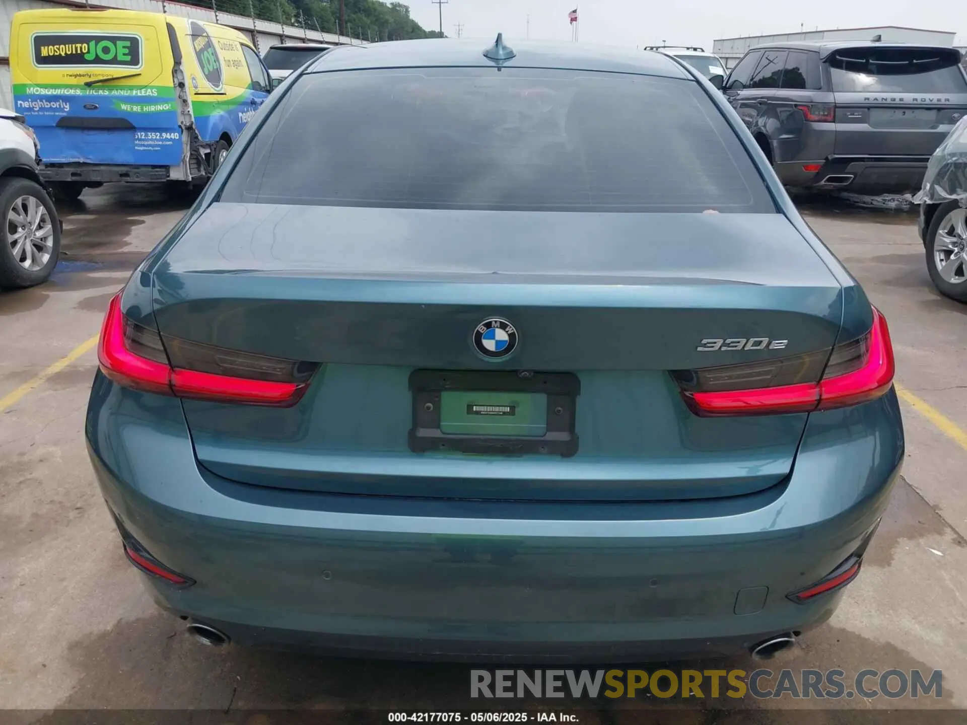17 Photograph of a damaged car WBA5P7C02MFK71048 BMW 3 SERIES 2021