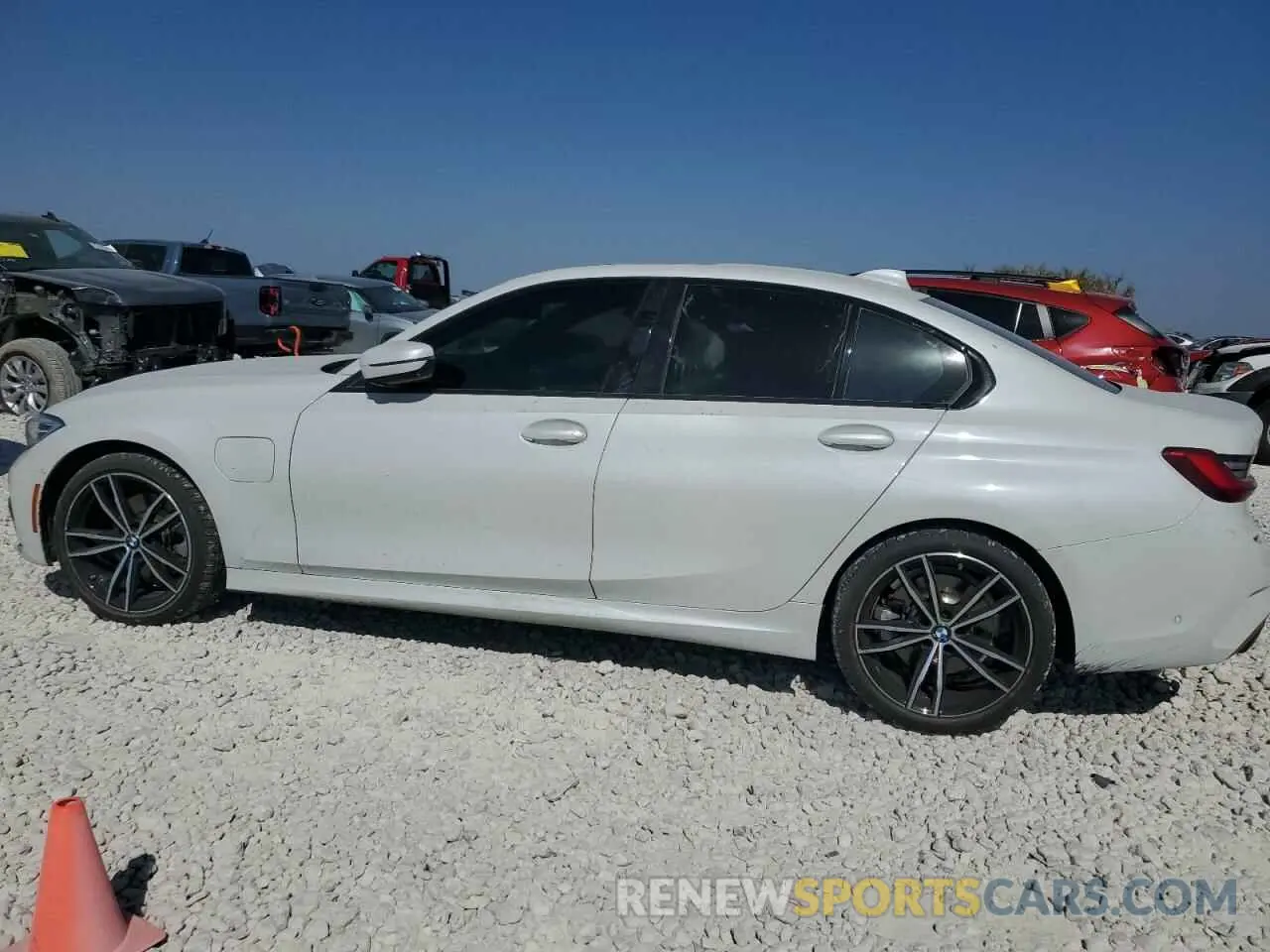 2 Photograph of a damaged car WBA5P7C08MFJ92340 BMW 3 SERIES 2021