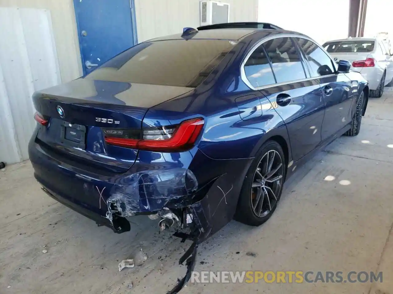 4 Photograph of a damaged car WBA5P7C08MFJ98218 BMW 3 SERIES 2021