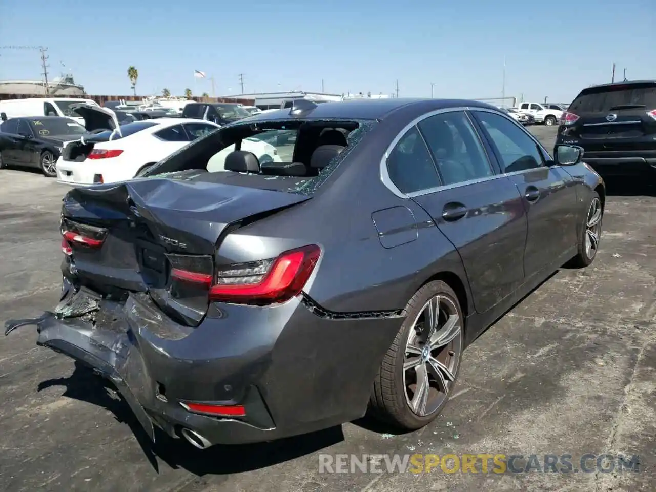 4 Photograph of a damaged car 3MW5P7J01N8C36580 BMW 3 SERIES 2022