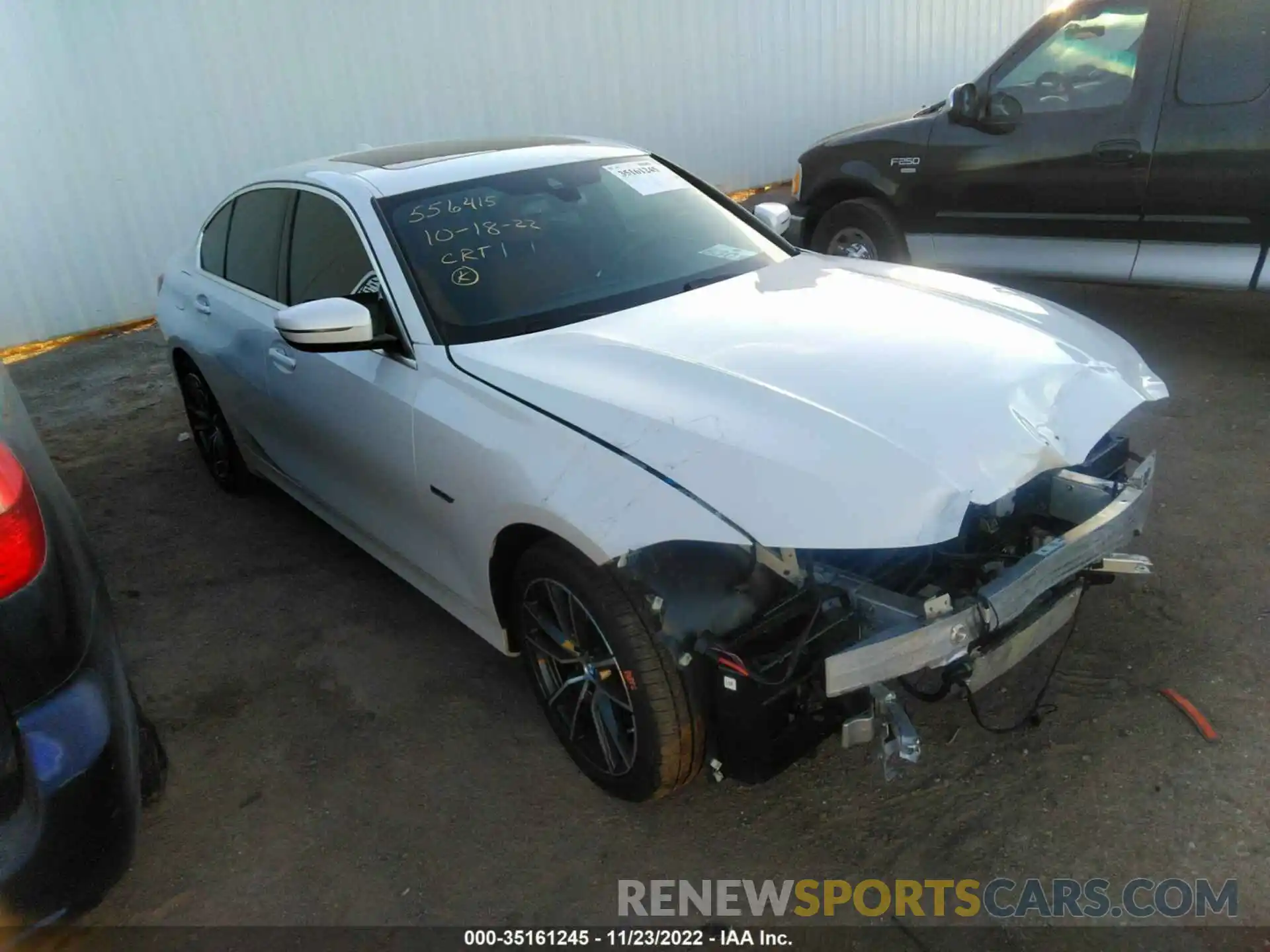 1 Photograph of a damaged car 3MW5P7J01N8C38605 BMW 3 SERIES 2022