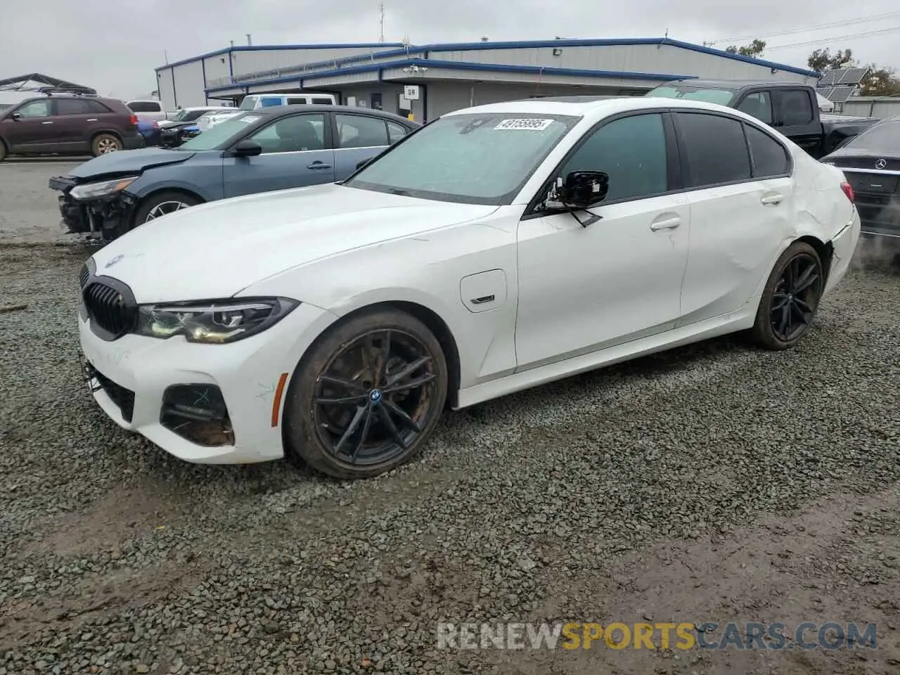 1 Photograph of a damaged car 3MW5P7J06N8C41838 BMW 3 SERIES 2022