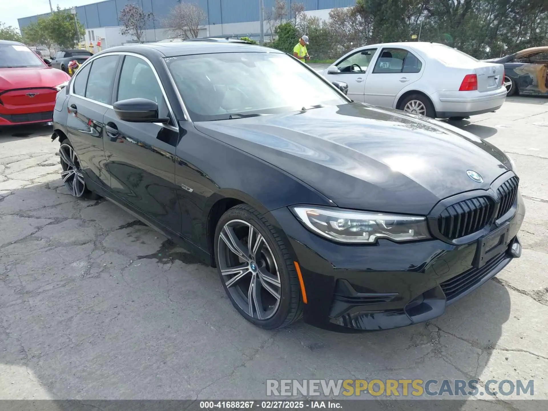 1 Photograph of a damaged car 3MW5P7J06N8C50460 BMW 3 SERIES 2022