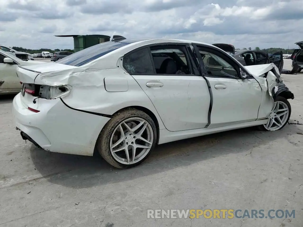 3 Photograph of a damaged car 3MW5P7J07N8C63637 BMW 3 SERIES 2022