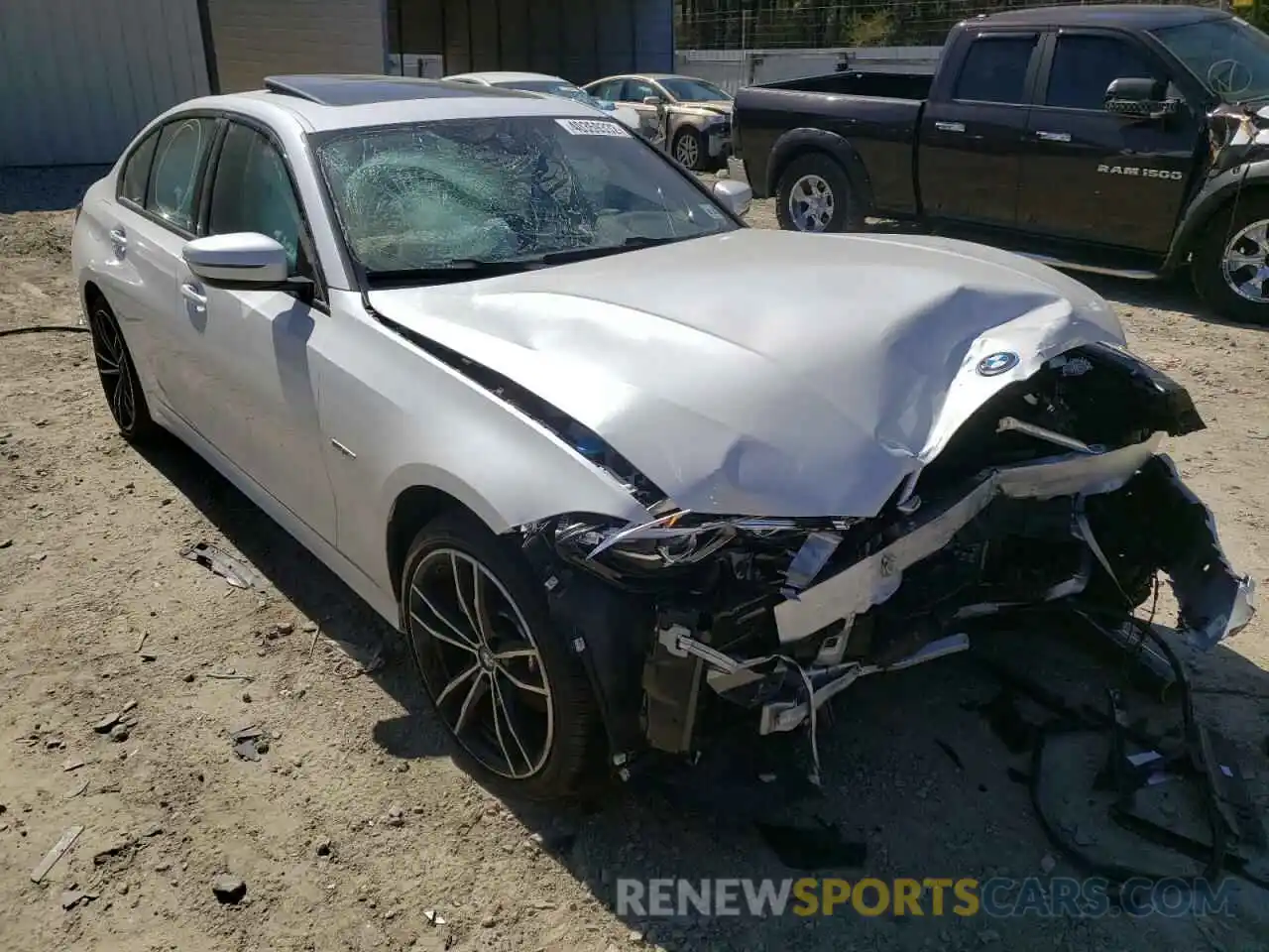 1 Photograph of a damaged car 3MW5P9J04N8C23575 BMW 3 SERIES 2022