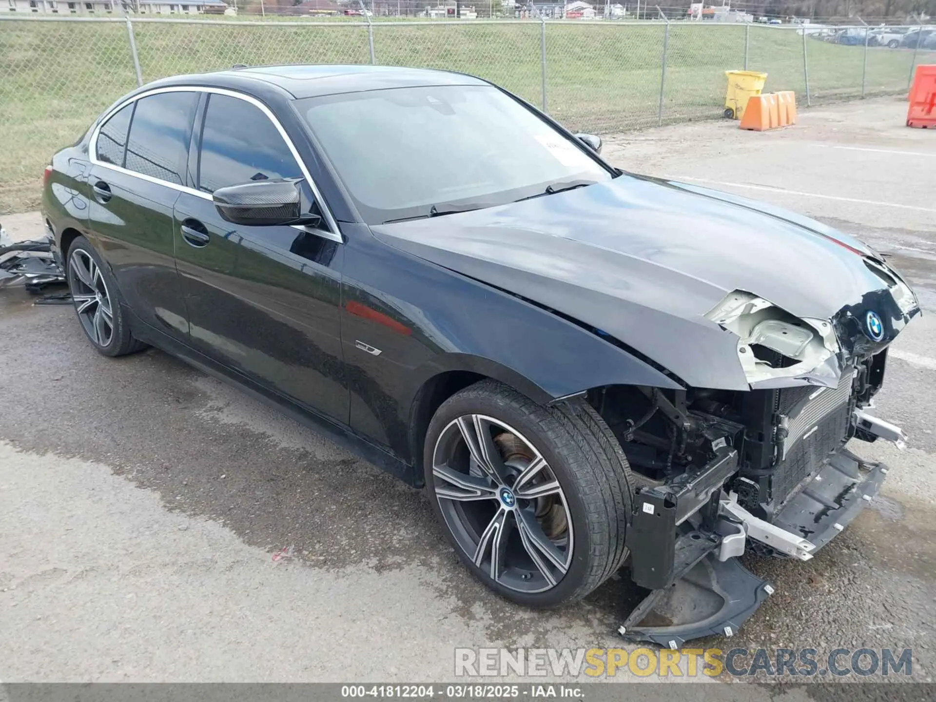 1 Photograph of a damaged car 3MW5P9J05N8C61364 BMW 3 SERIES 2022