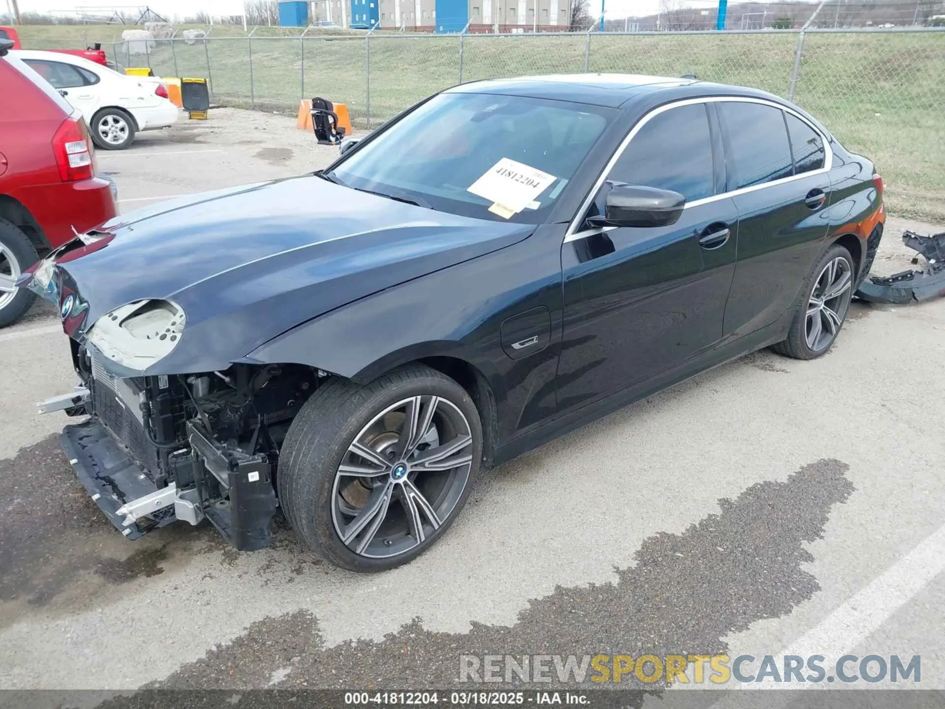 2 Photograph of a damaged car 3MW5P9J05N8C61364 BMW 3 SERIES 2022