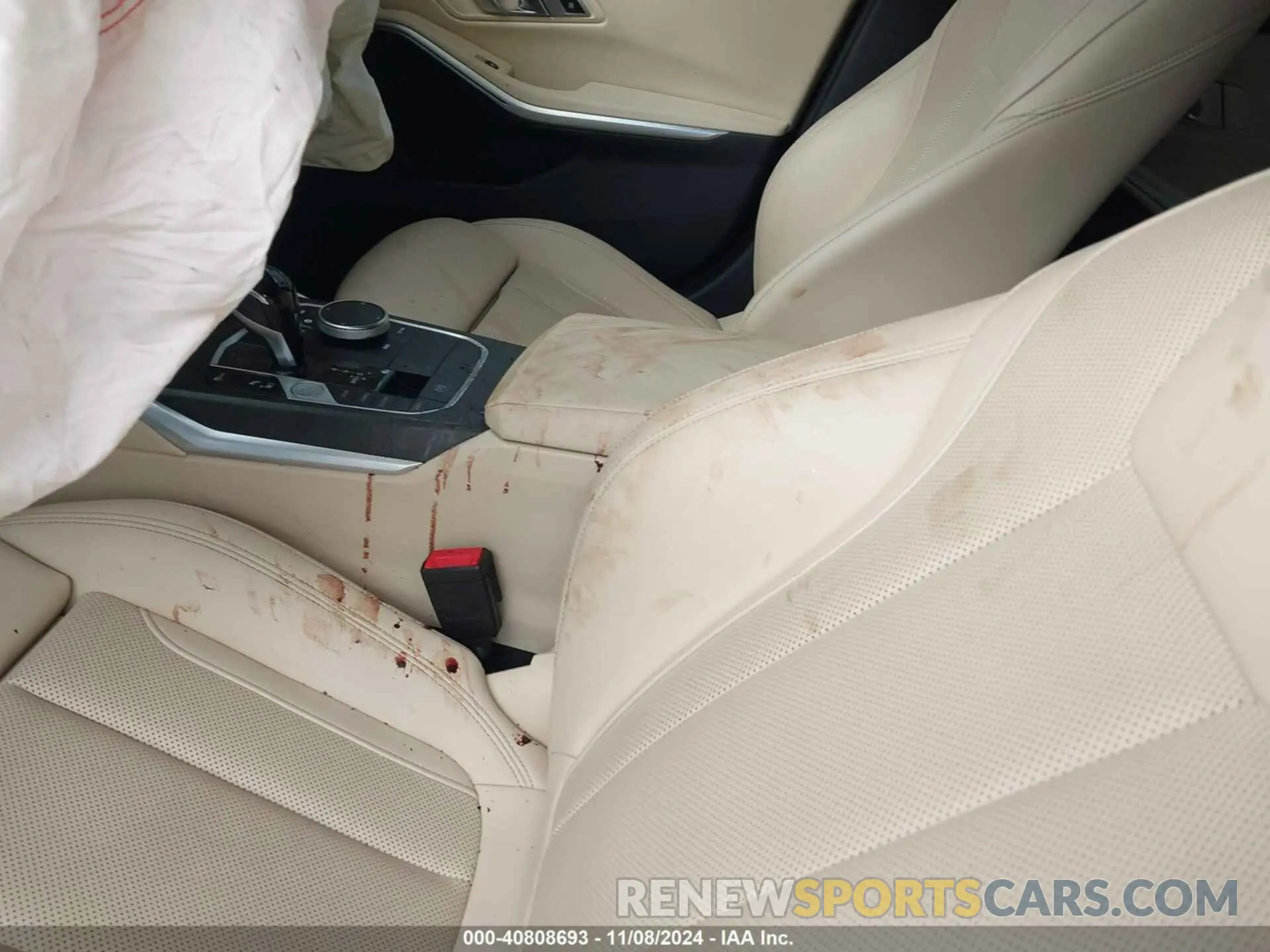 12 Photograph of a damaged car 3MW5P9J07N8C65920 BMW 3 SERIES 2022
