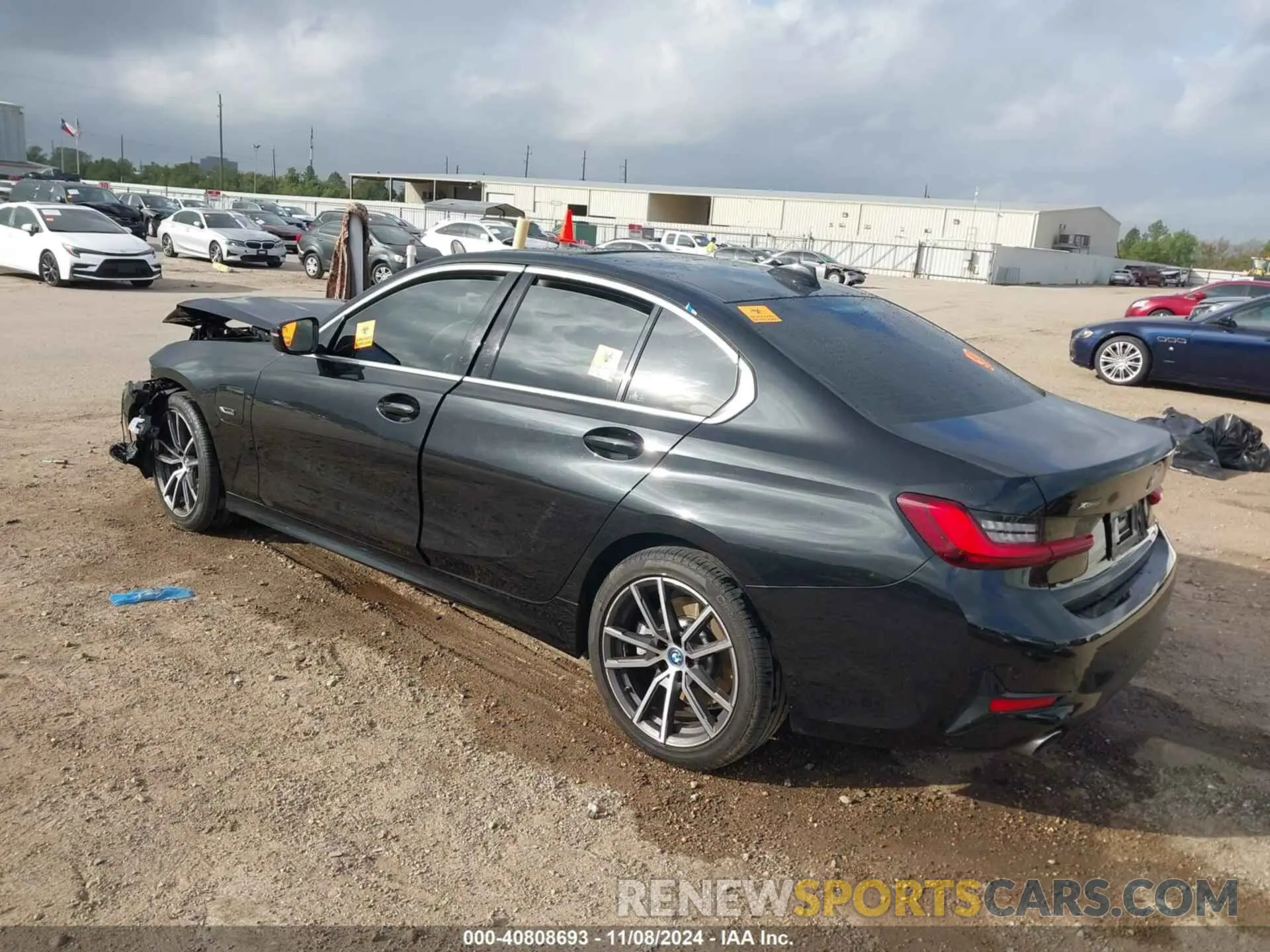 3 Photograph of a damaged car 3MW5P9J07N8C65920 BMW 3 SERIES 2022