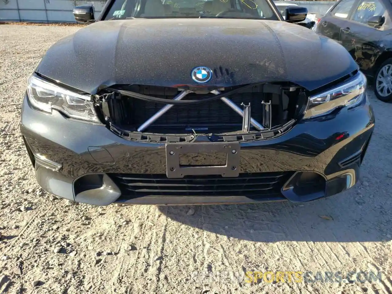 9 Photograph of a damaged car 3MW5P9J07N8C69787 BMW 3 SERIES 2022