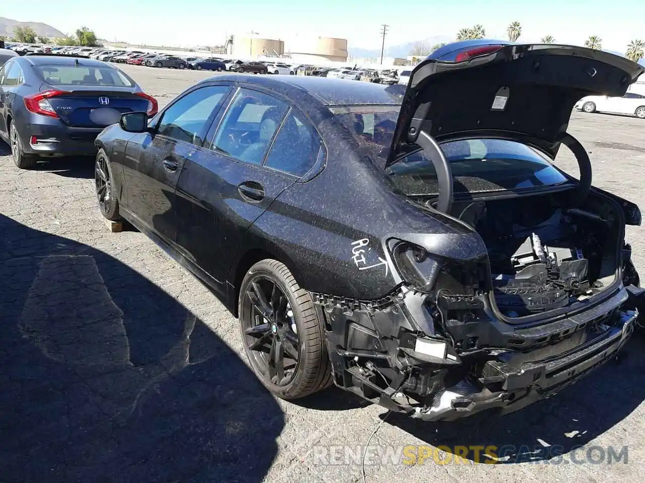 3 Photograph of a damaged car 3MW5R1J00N8C28672 BMW 3 SERIES 2022