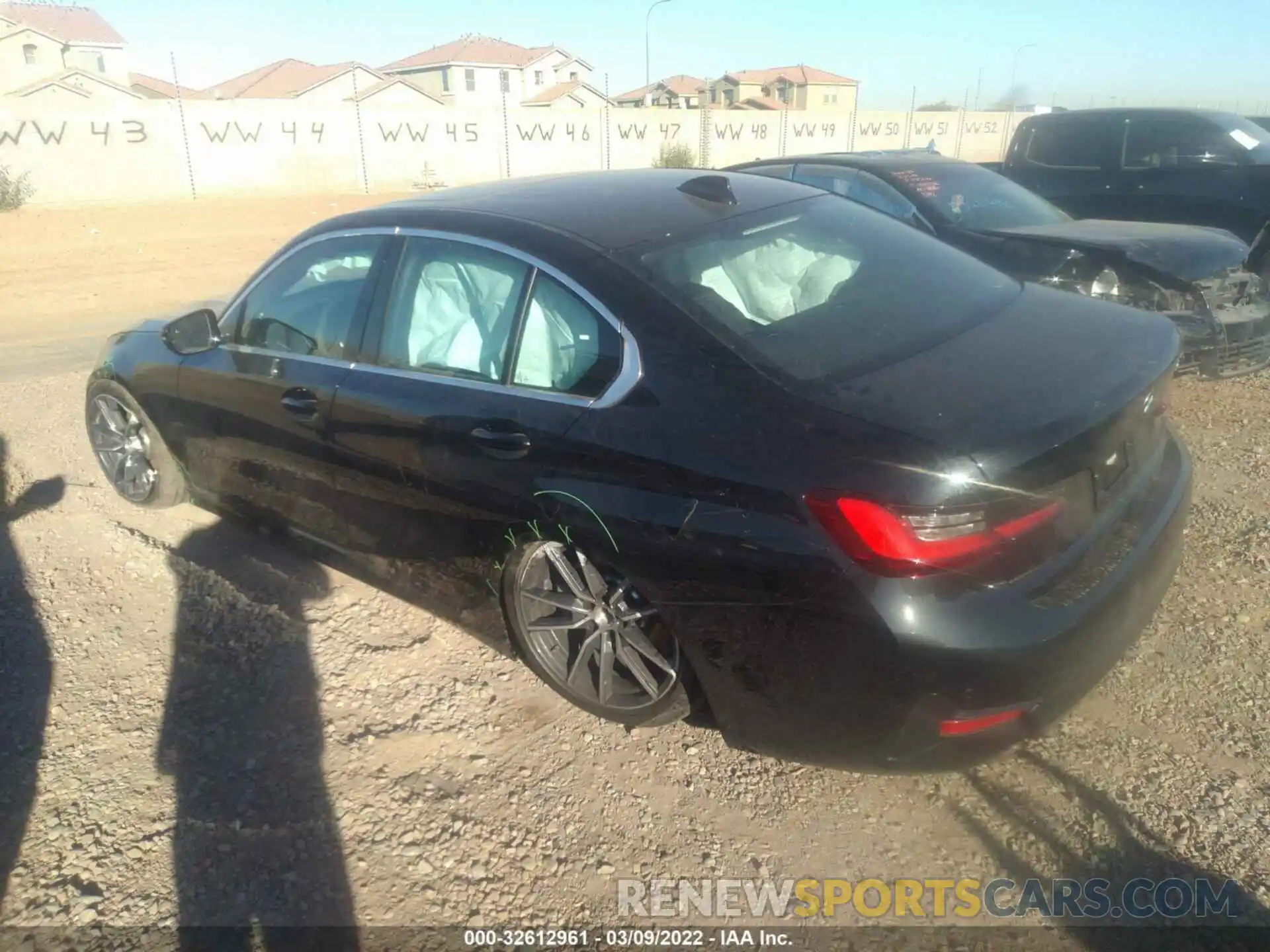 3 Photograph of a damaged car 3MW5R1J02N8C36949 BMW 3 SERIES 2022