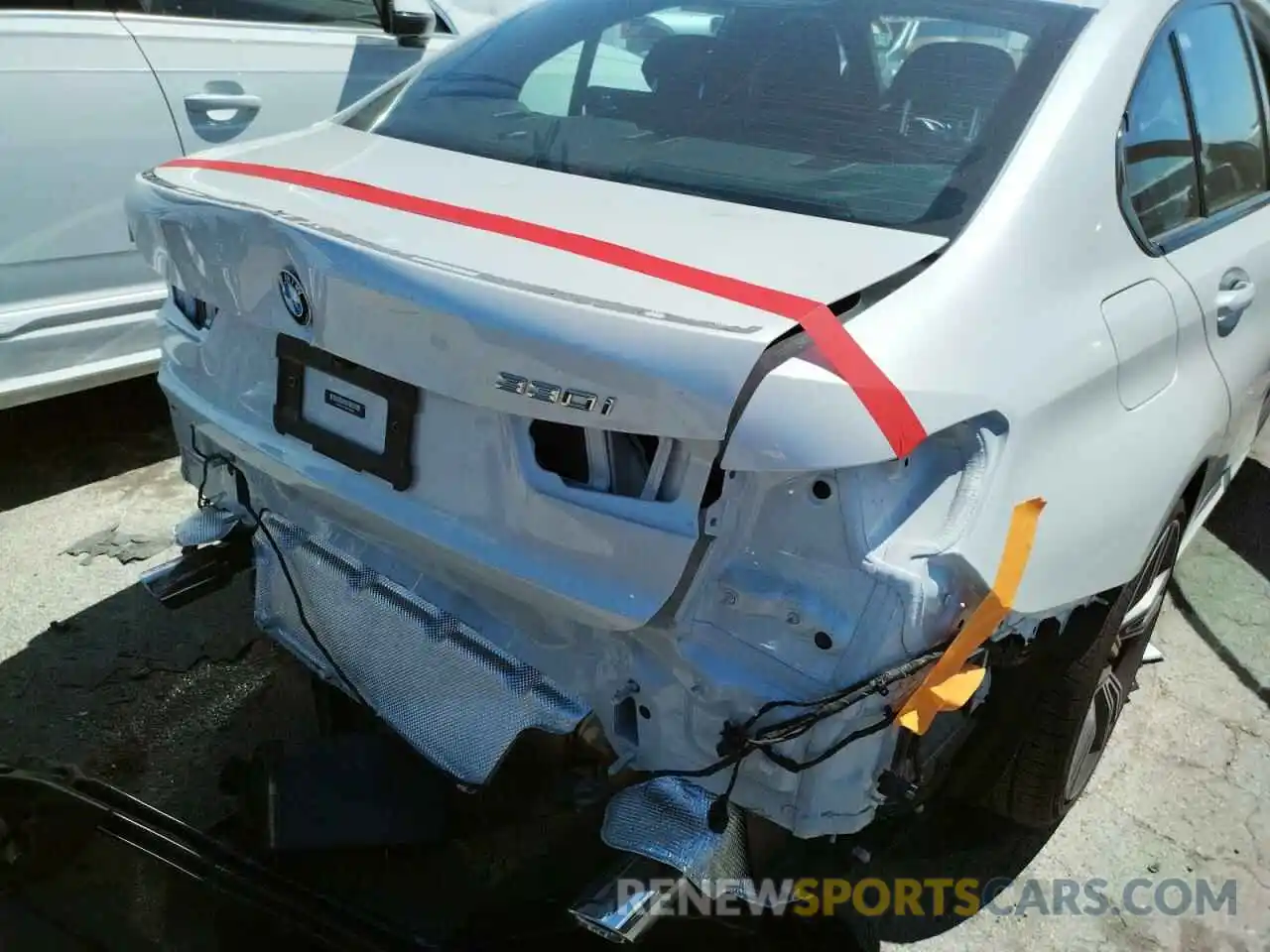 9 Photograph of a damaged car 3MW5R1J03N8C49368 BMW 3 SERIES 2022