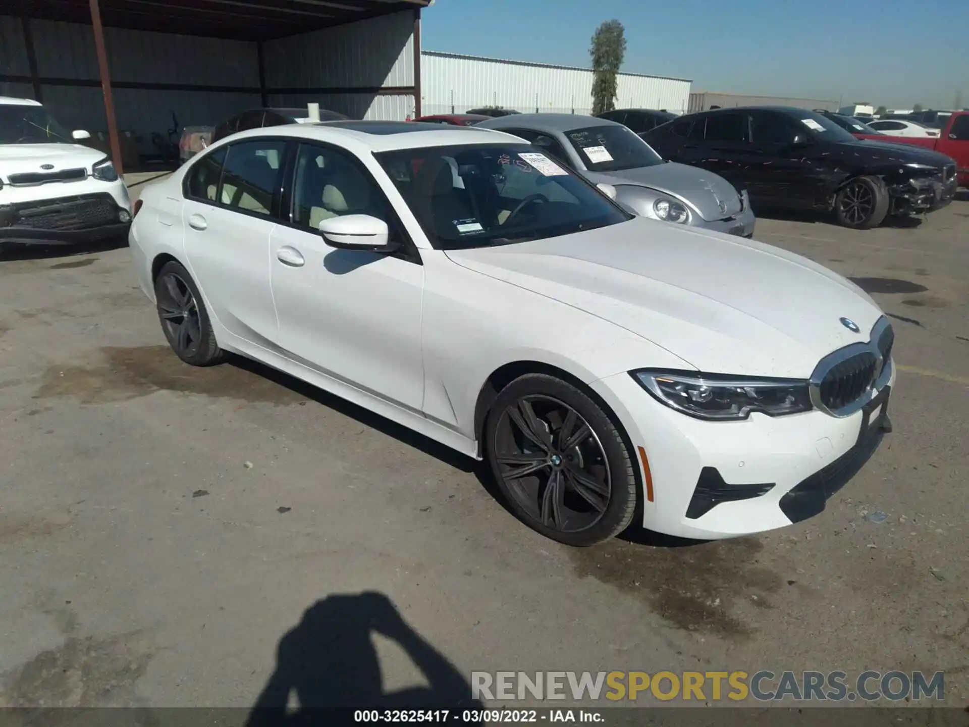 1 Photograph of a damaged car 3MW5R1J04N8C31431 BMW 3 SERIES 2022