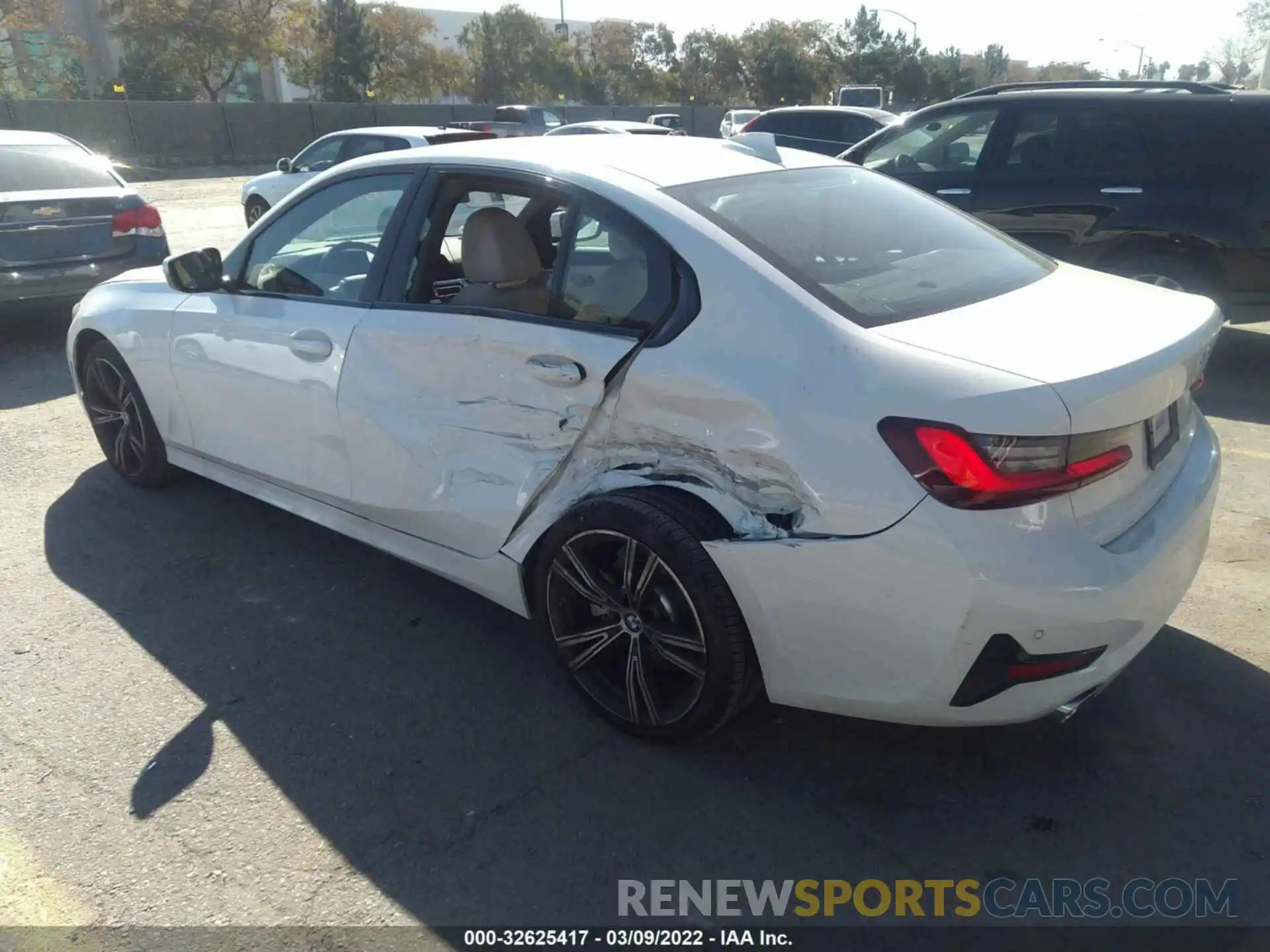 6 Photograph of a damaged car 3MW5R1J04N8C31431 BMW 3 SERIES 2022