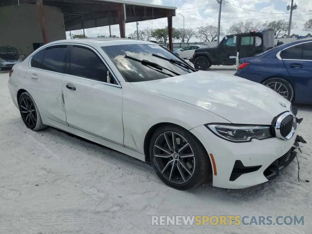 4 Photograph of a damaged car 3MW5R1J04N8C45622 BMW 3 SERIES 2022