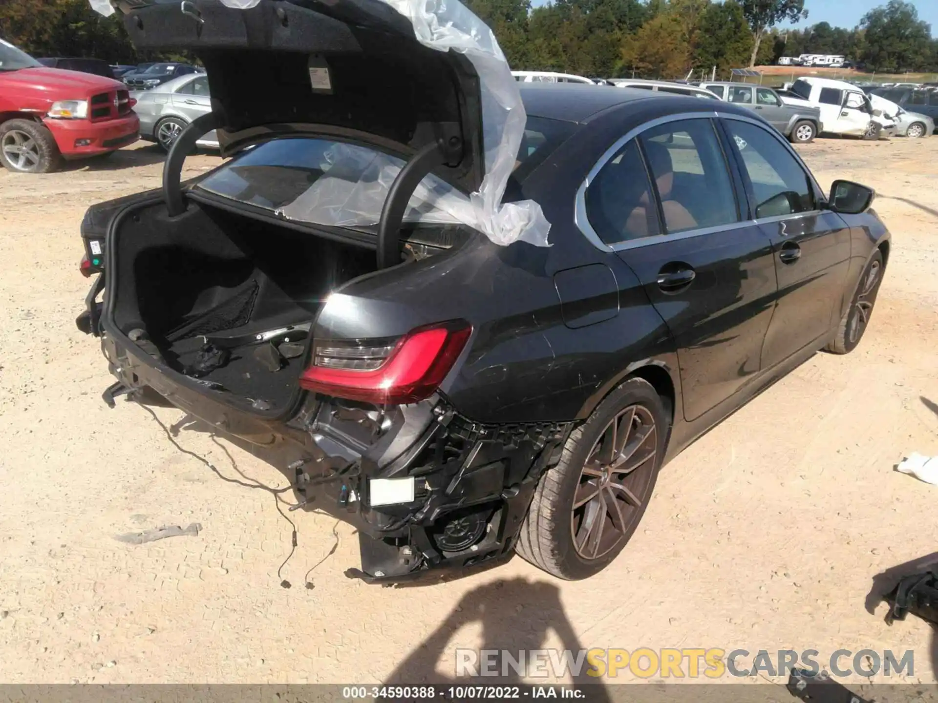 4 Photograph of a damaged car 3MW5R1J05N8C23869 BMW 3 SERIES 2022