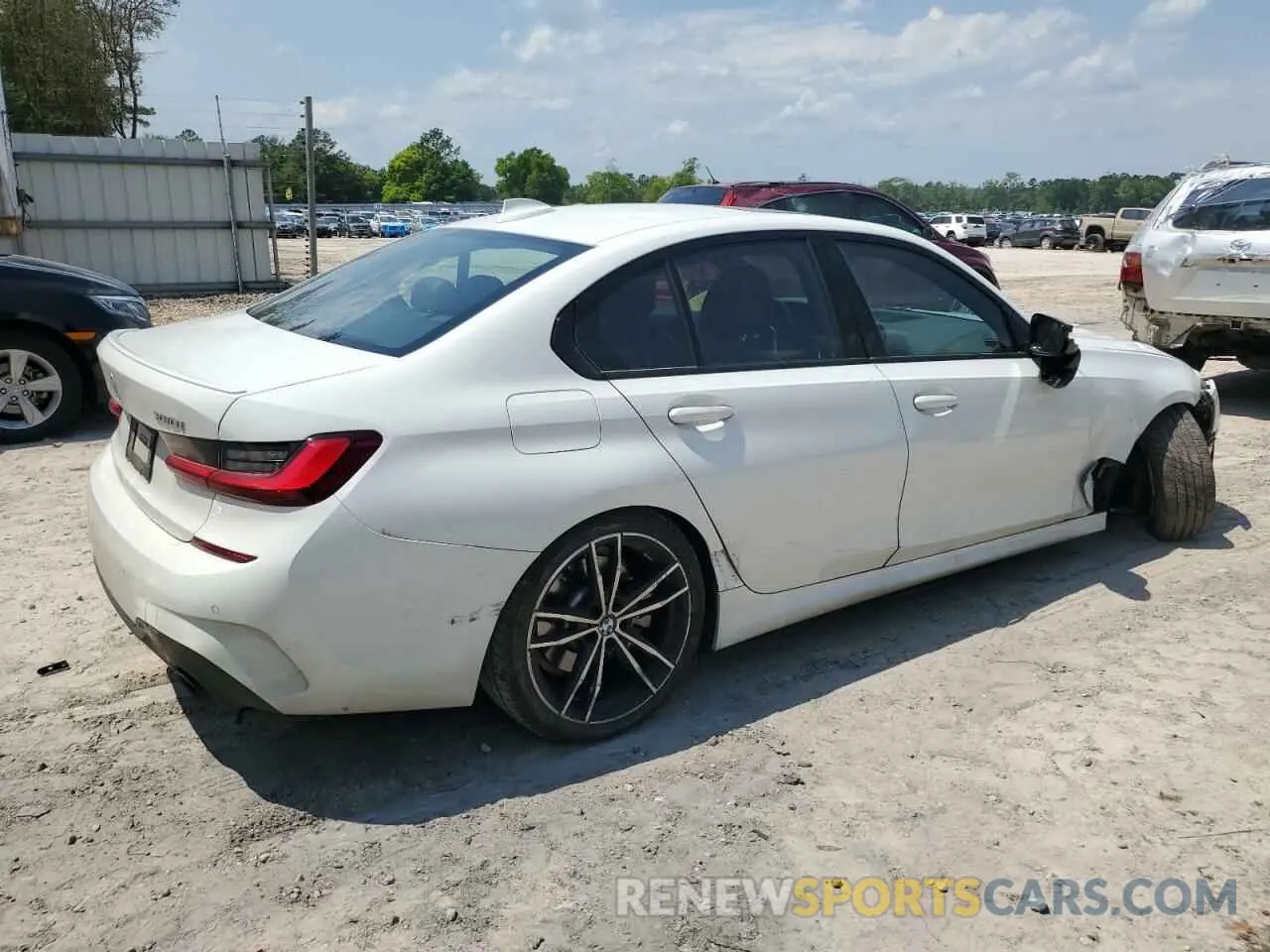 3 Photograph of a damaged car 3MW5R1J06N8C31334 BMW 3 SERIES 2022