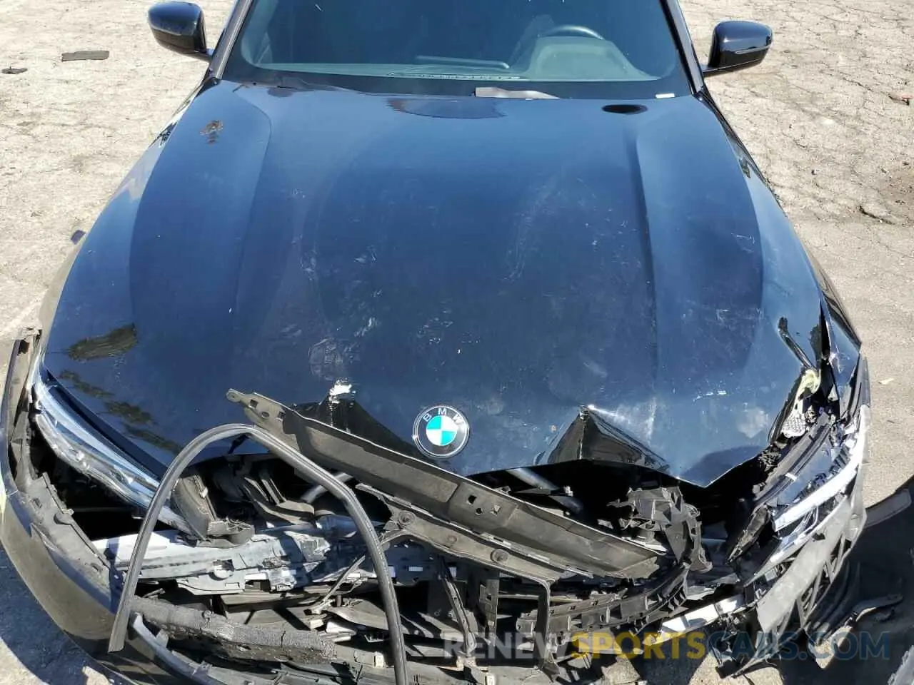 11 Photograph of a damaged car 3MW5R1J06N8C39255 BMW 3 SERIES 2022