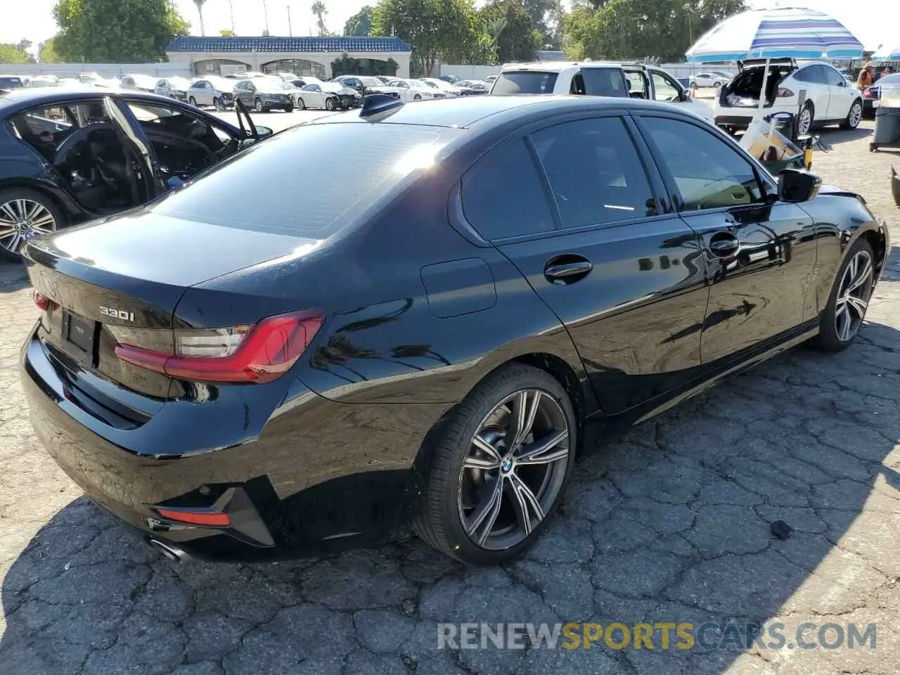3 Photograph of a damaged car 3MW5R1J06N8C39255 BMW 3 SERIES 2022
