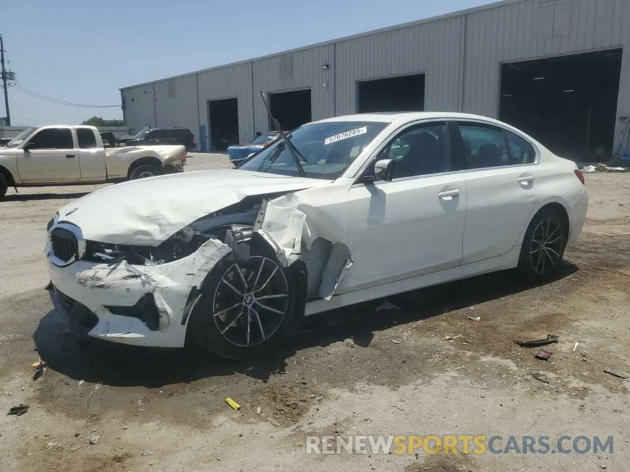 1 Photograph of a damaged car 3MW5R1J06N8C53916 BMW 3 SERIES 2022