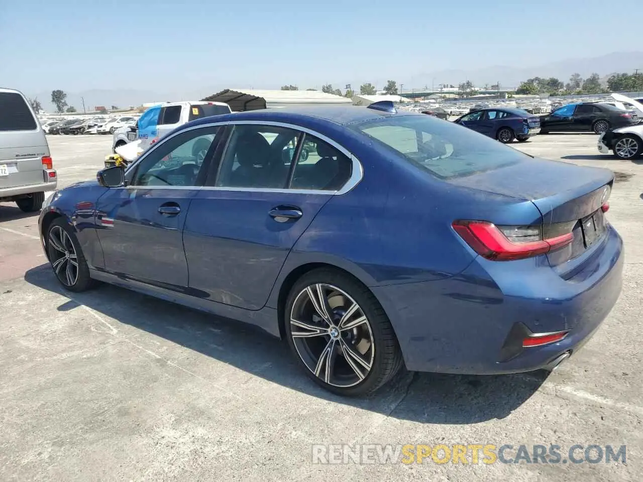 2 Photograph of a damaged car 3MW5R1J06N8C64186 BMW 3 SERIES 2022