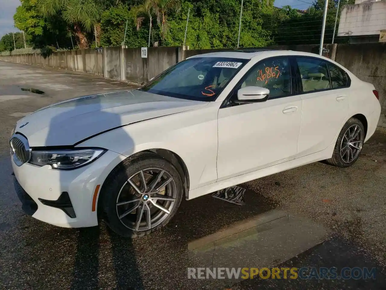 1 Photograph of a damaged car 3MW5R1J07N8C22576 BMW 3 SERIES 2022