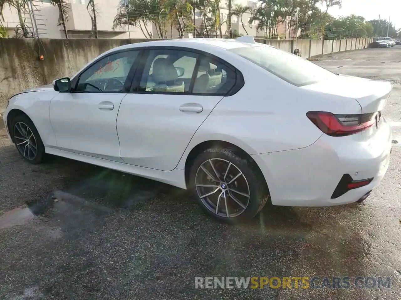 2 Photograph of a damaged car 3MW5R1J07N8C22576 BMW 3 SERIES 2022