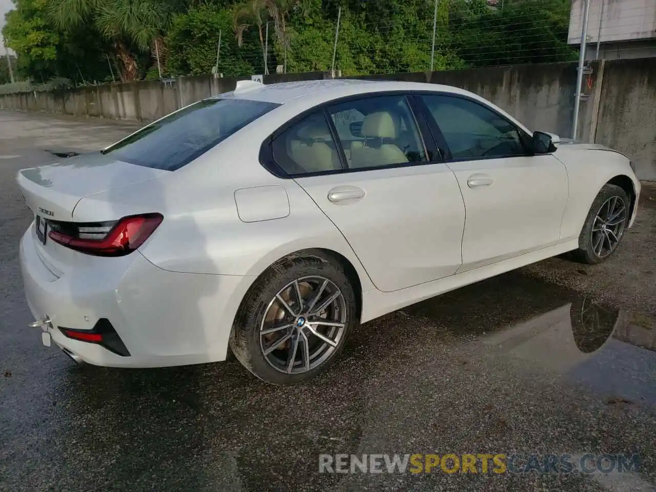 3 Photograph of a damaged car 3MW5R1J07N8C22576 BMW 3 SERIES 2022