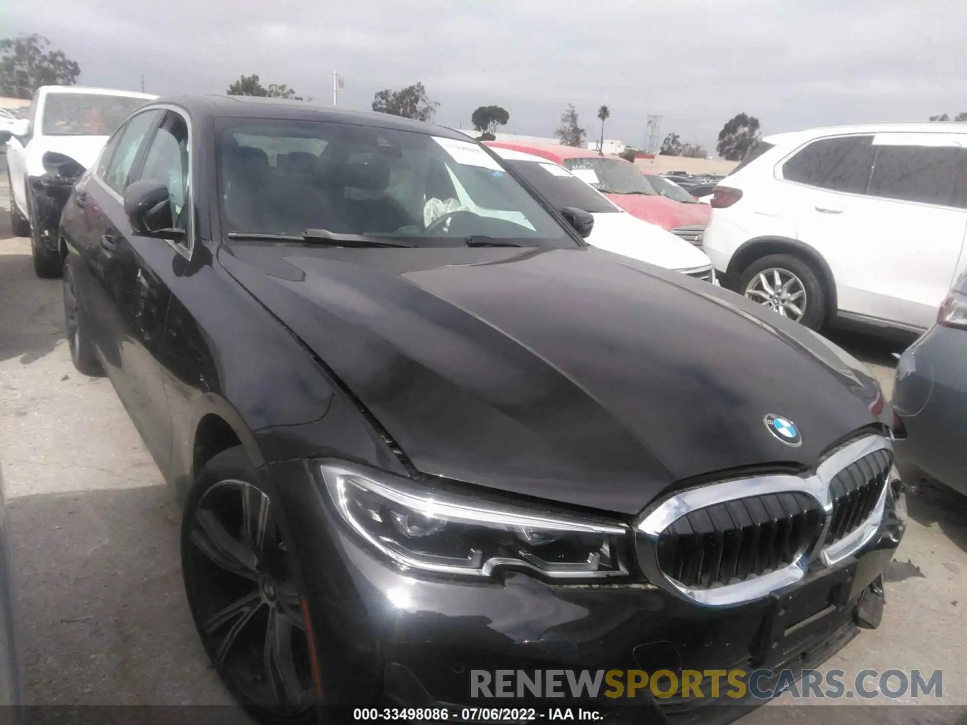 1 Photograph of a damaged car 3MW5R1J07N8C41161 BMW 3 SERIES 2022