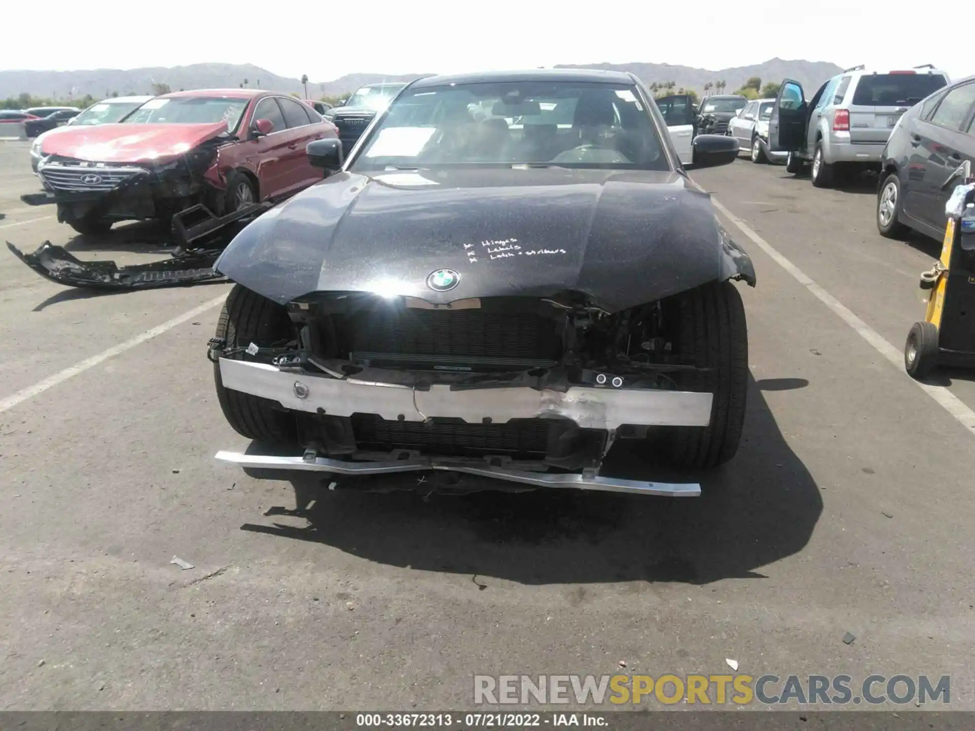 6 Photograph of a damaged car 3MW5R1J07N8C44660 BMW 3 SERIES 2022