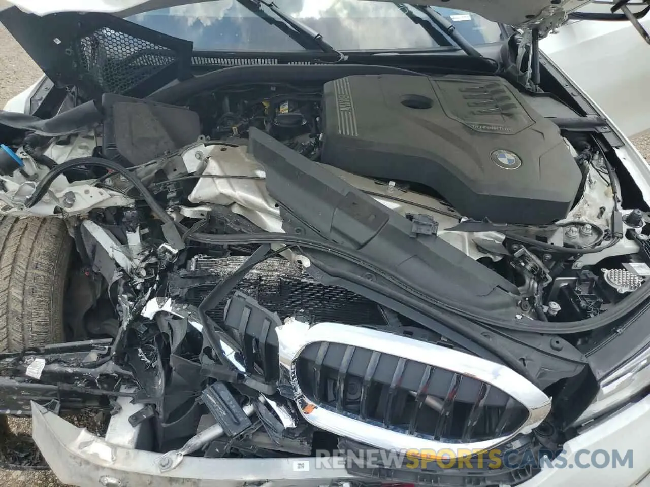 11 Photograph of a damaged car 3MW5R1J07N8C63497 BMW 3 SERIES 2022