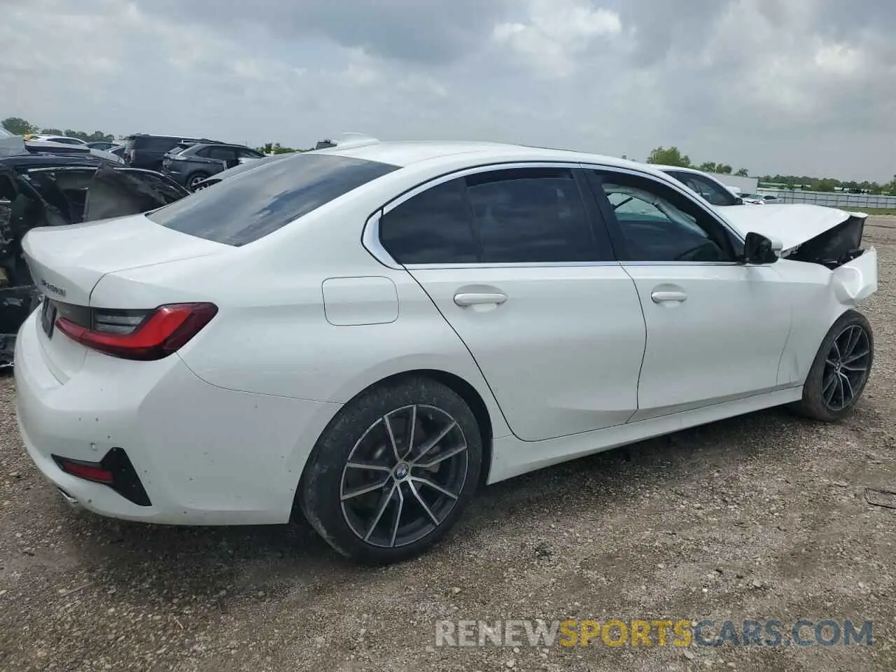 3 Photograph of a damaged car 3MW5R1J07N8C63497 BMW 3 SERIES 2022