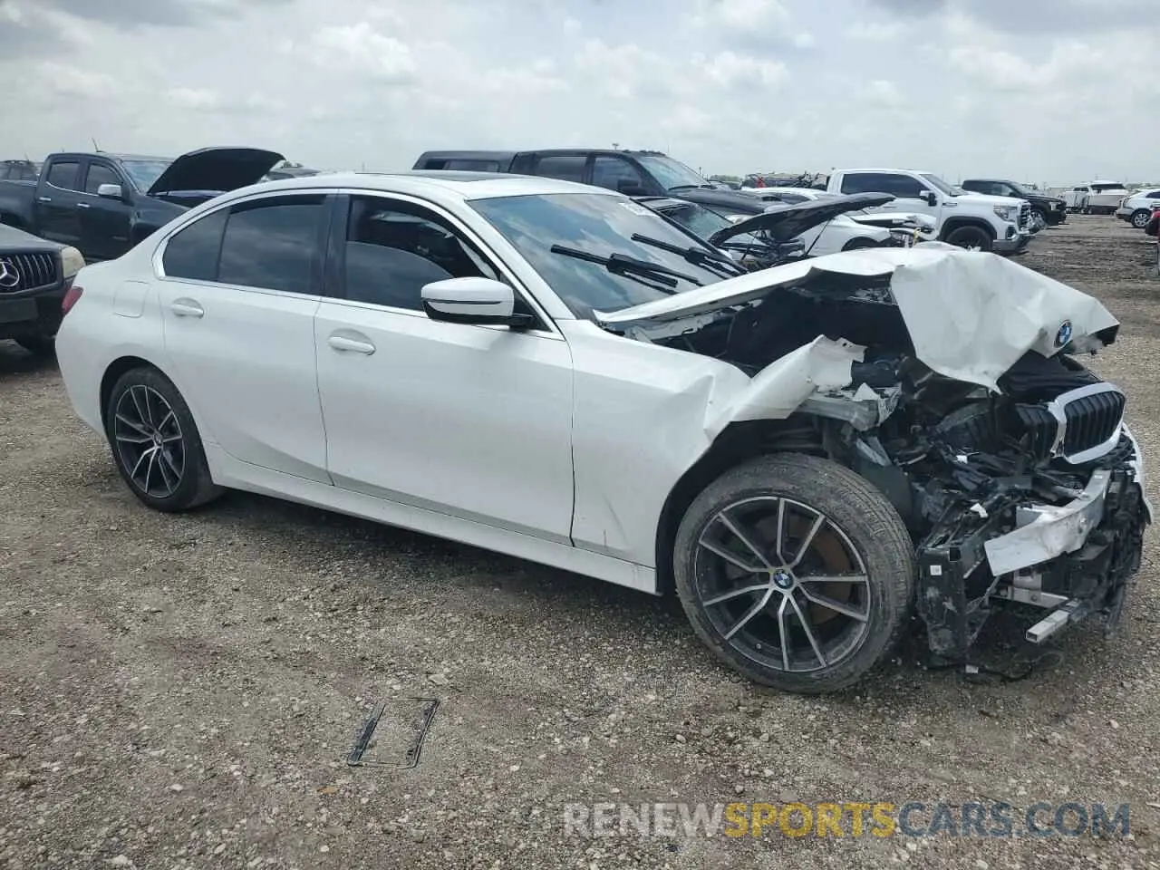 4 Photograph of a damaged car 3MW5R1J07N8C63497 BMW 3 SERIES 2022