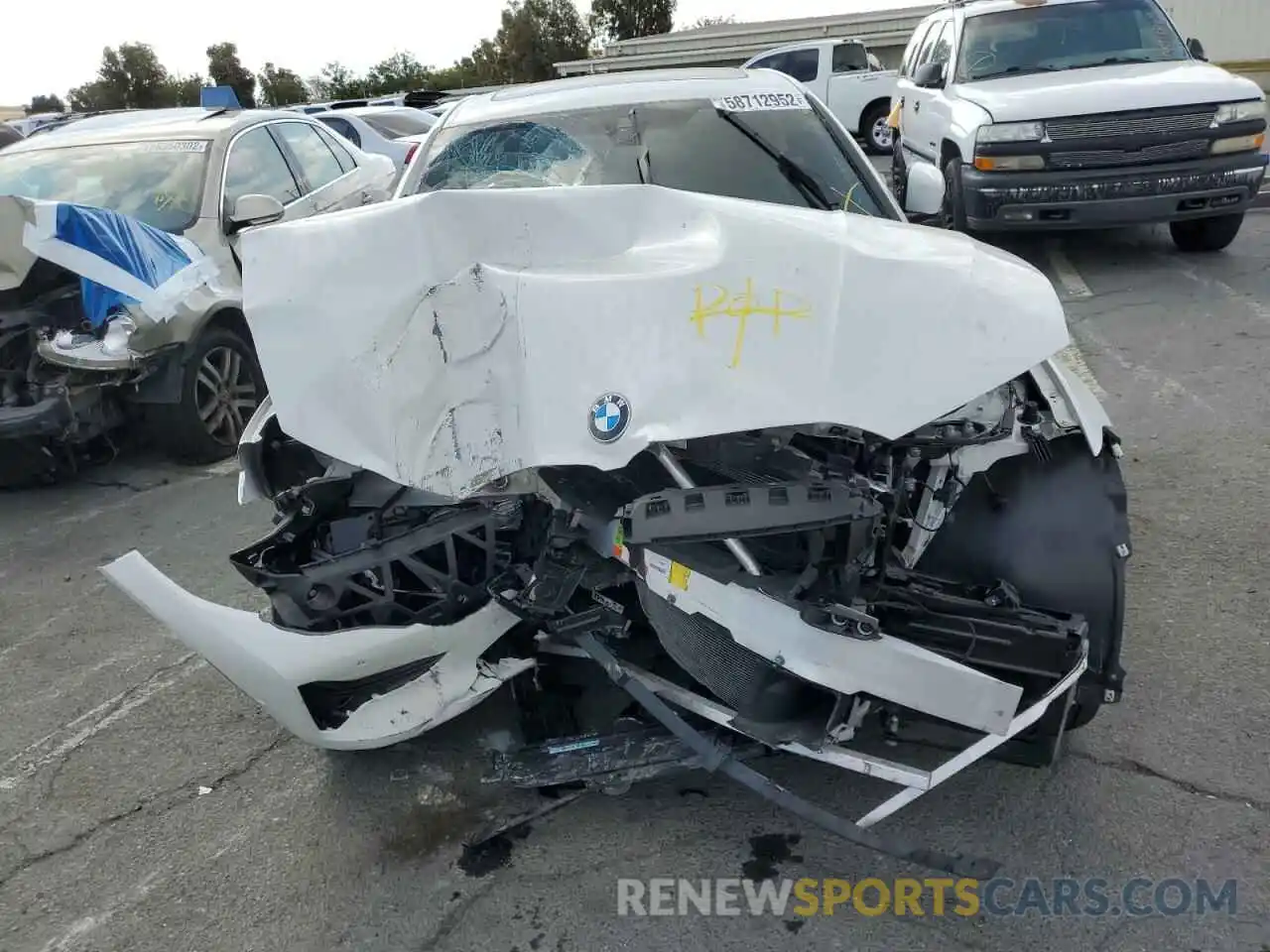 9 Photograph of a damaged car 3MW5R1J09N8C27004 BMW 3 SERIES 2022