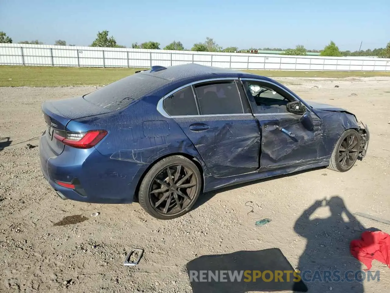 3 Photograph of a damaged car 3MW5R1J09N8C30355 BMW 3 SERIES 2022