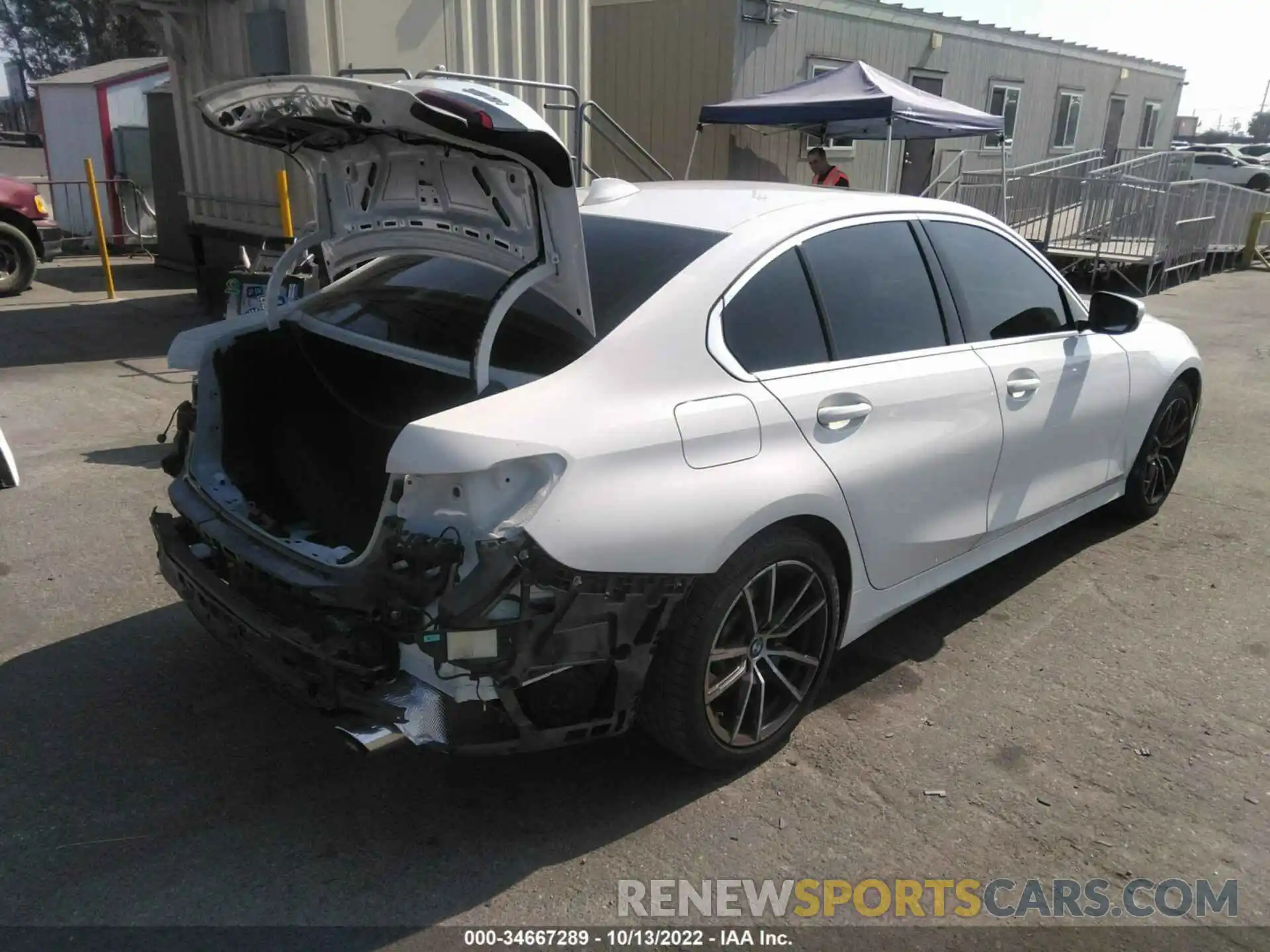 4 Photograph of a damaged car 3MW5R1J09N8C44028 BMW 3 SERIES 2022