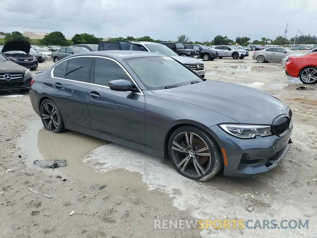 4 Photograph of a damaged car 3MW5R1J0XN8C32549 BMW 3 SERIES 2022