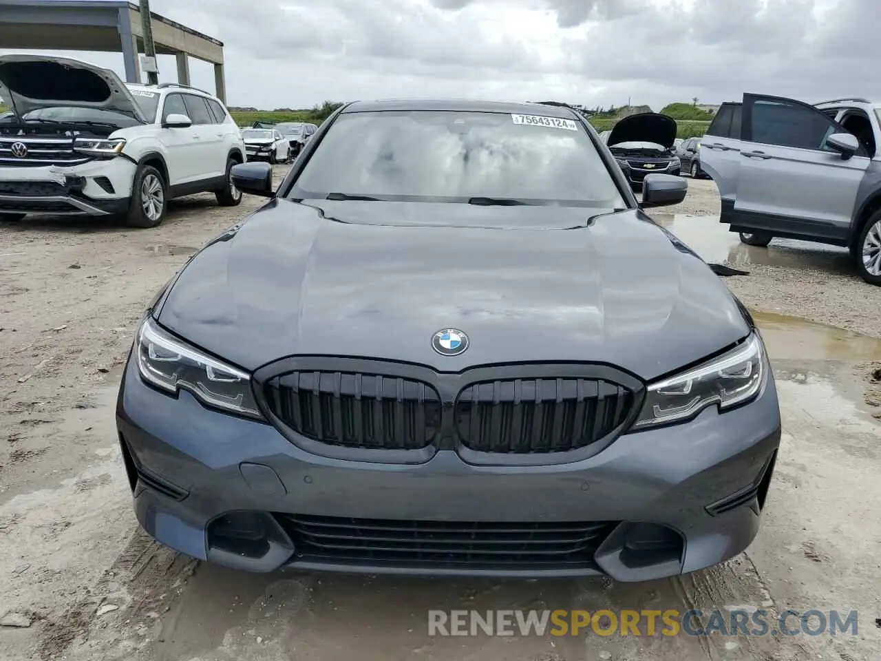 5 Photograph of a damaged car 3MW5R1J0XN8C32549 BMW 3 SERIES 2022