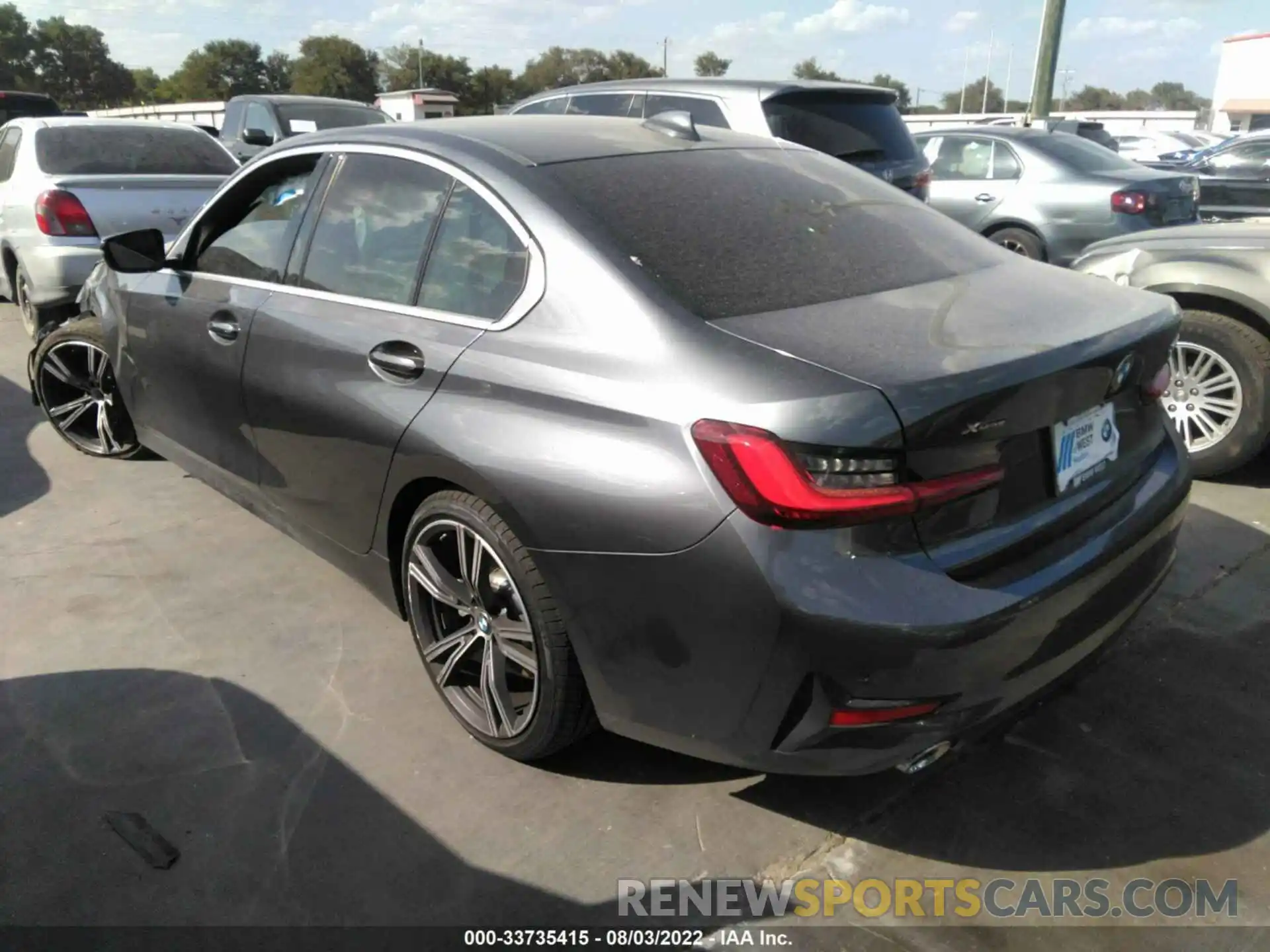 3 Photograph of a damaged car 3MW5R7J01N8C64275 BMW 3 SERIES 2022