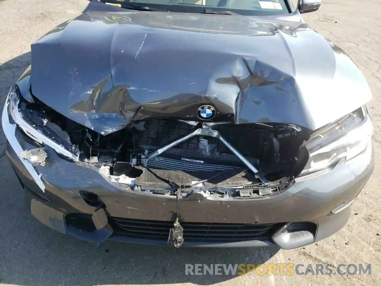 9 Photograph of a damaged car 3MW5R7J02N8C29485 BMW 3 SERIES 2022